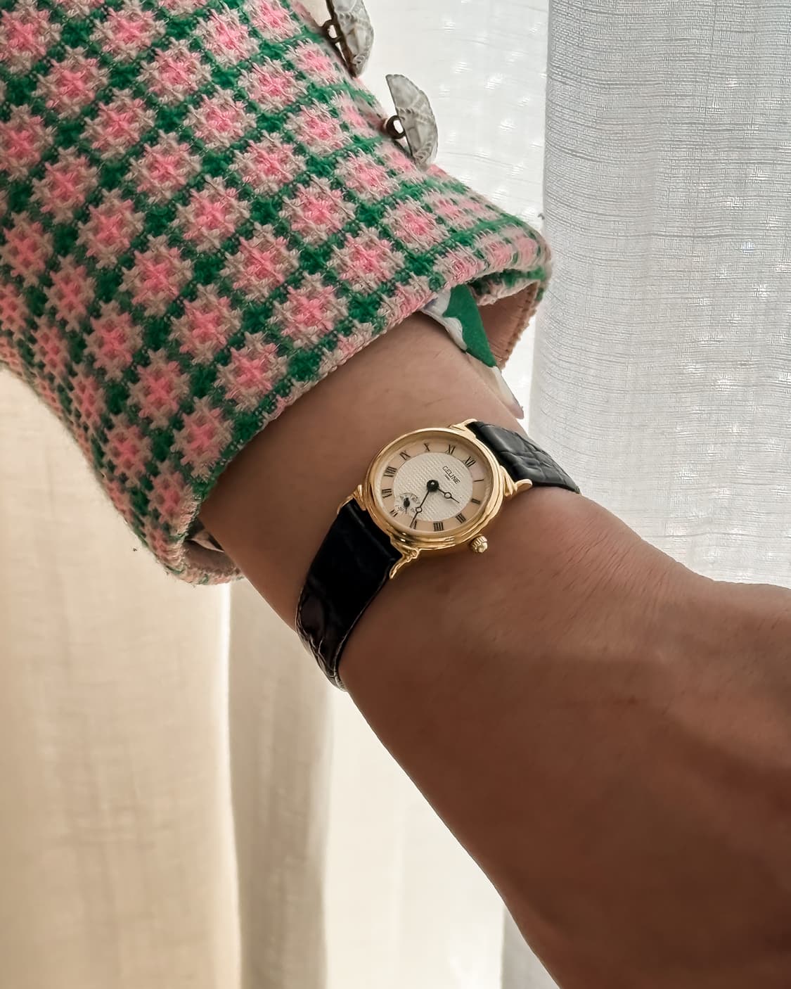 셀린느 라운드 핑크 스몰 시계 상품이미지5