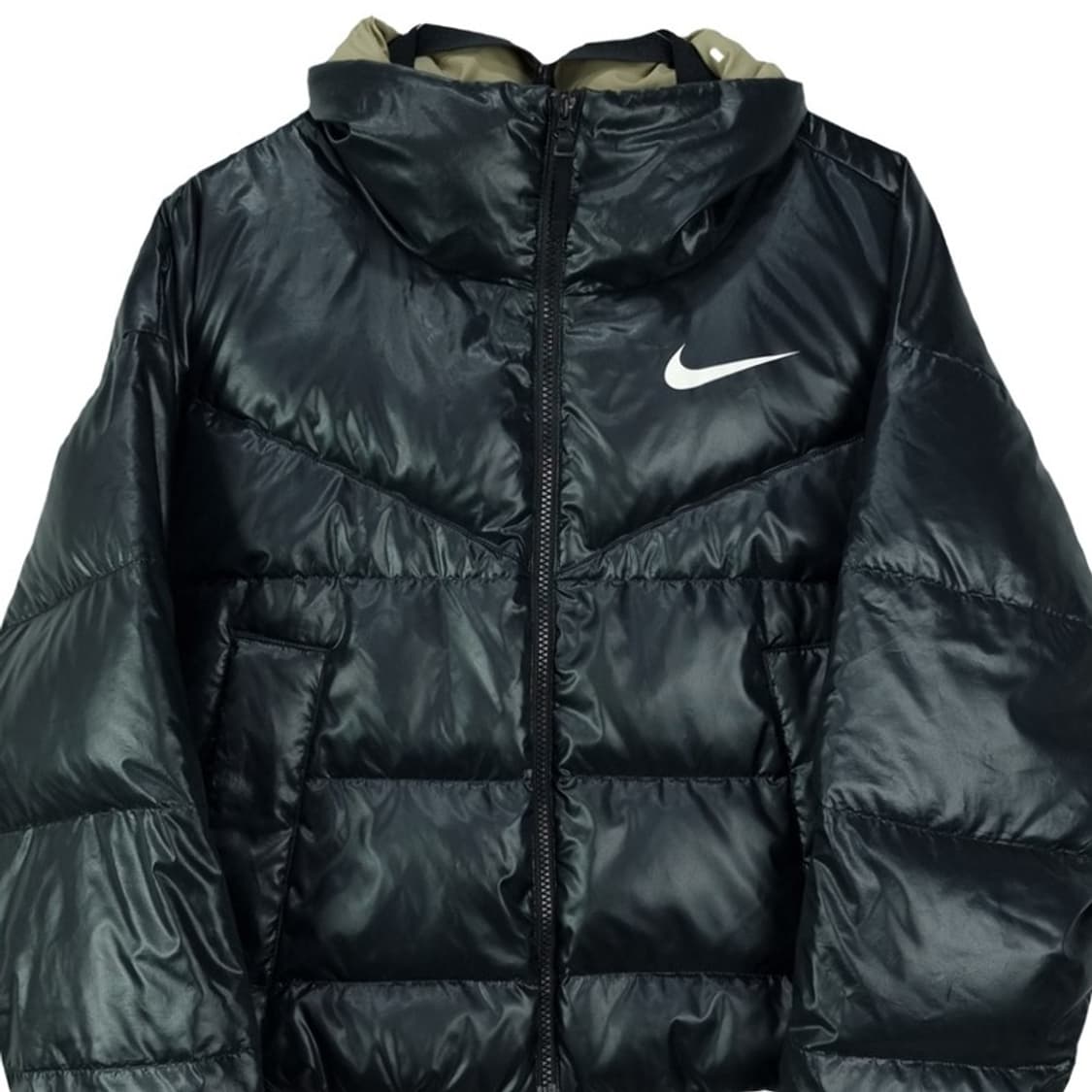 [나이키] 스우시 프린팅 크롭 오버핏 경량 패딩 블랙 M18987 상품이미지4