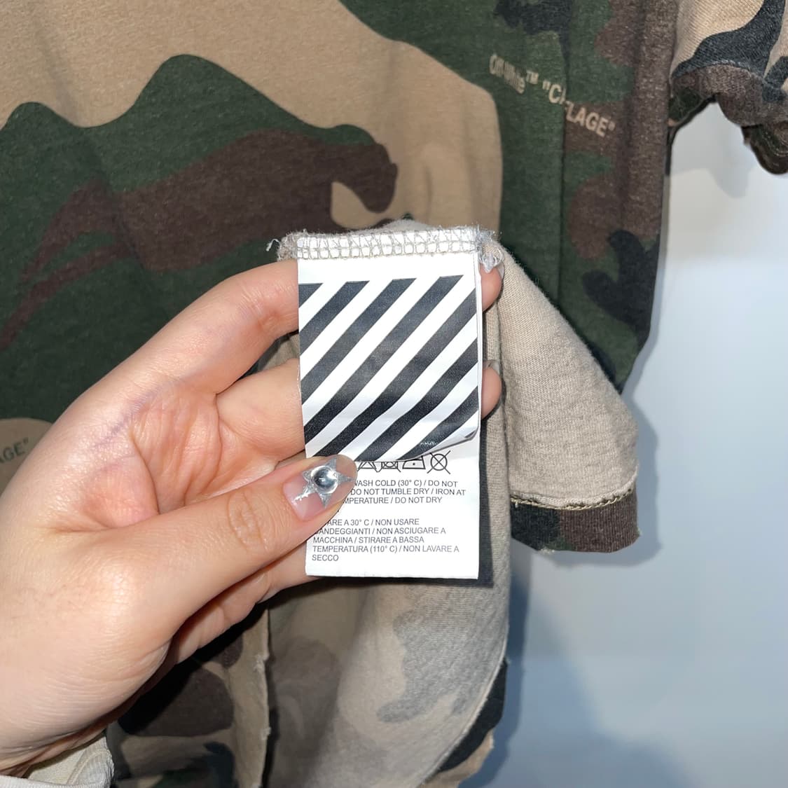 오프화이트 카모플라쥬 반팔 티셔츠 상품이미지8