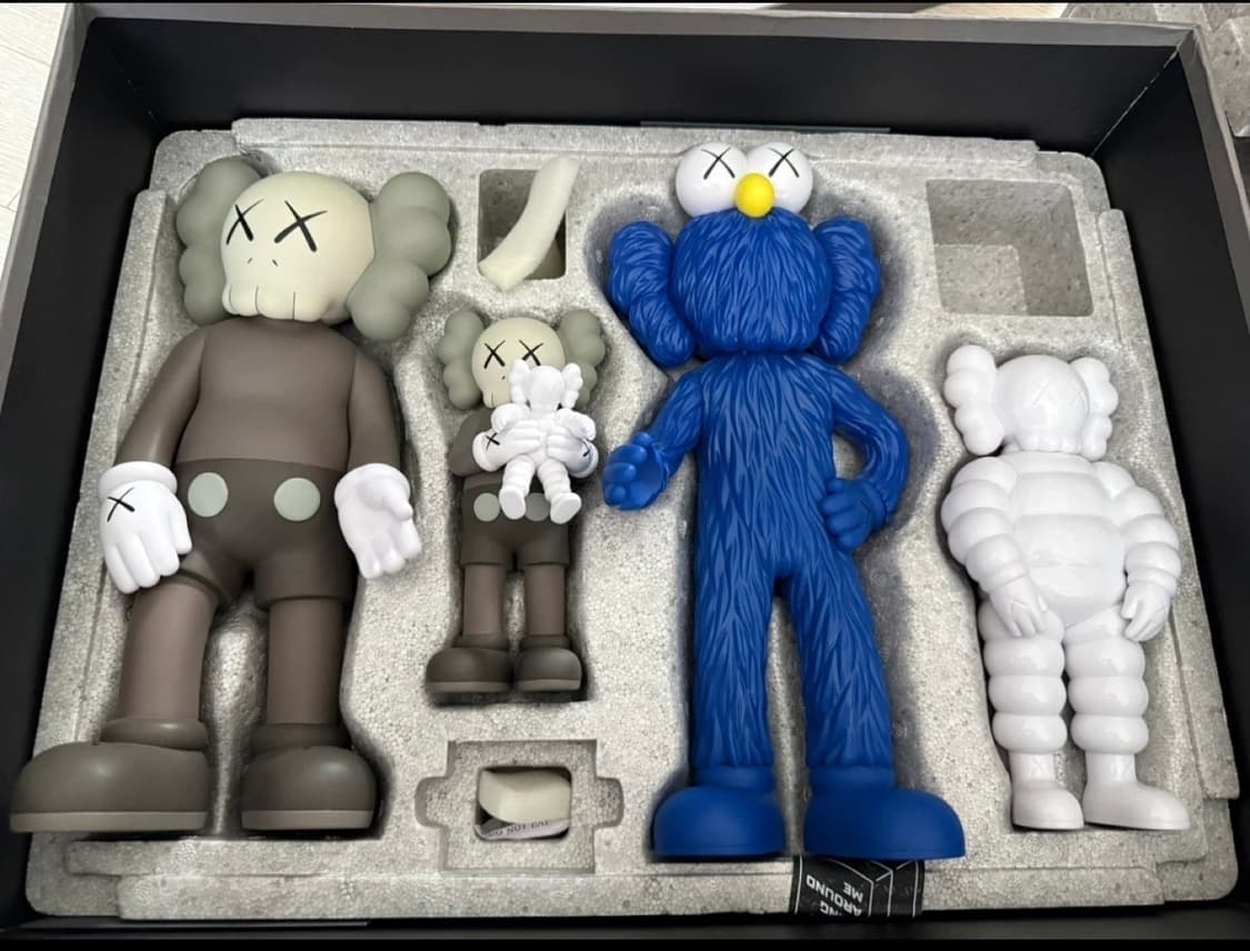 급처‼️카우스 패밀리 바이닐 피규어 브라운 블루 화이트 상품이미지1