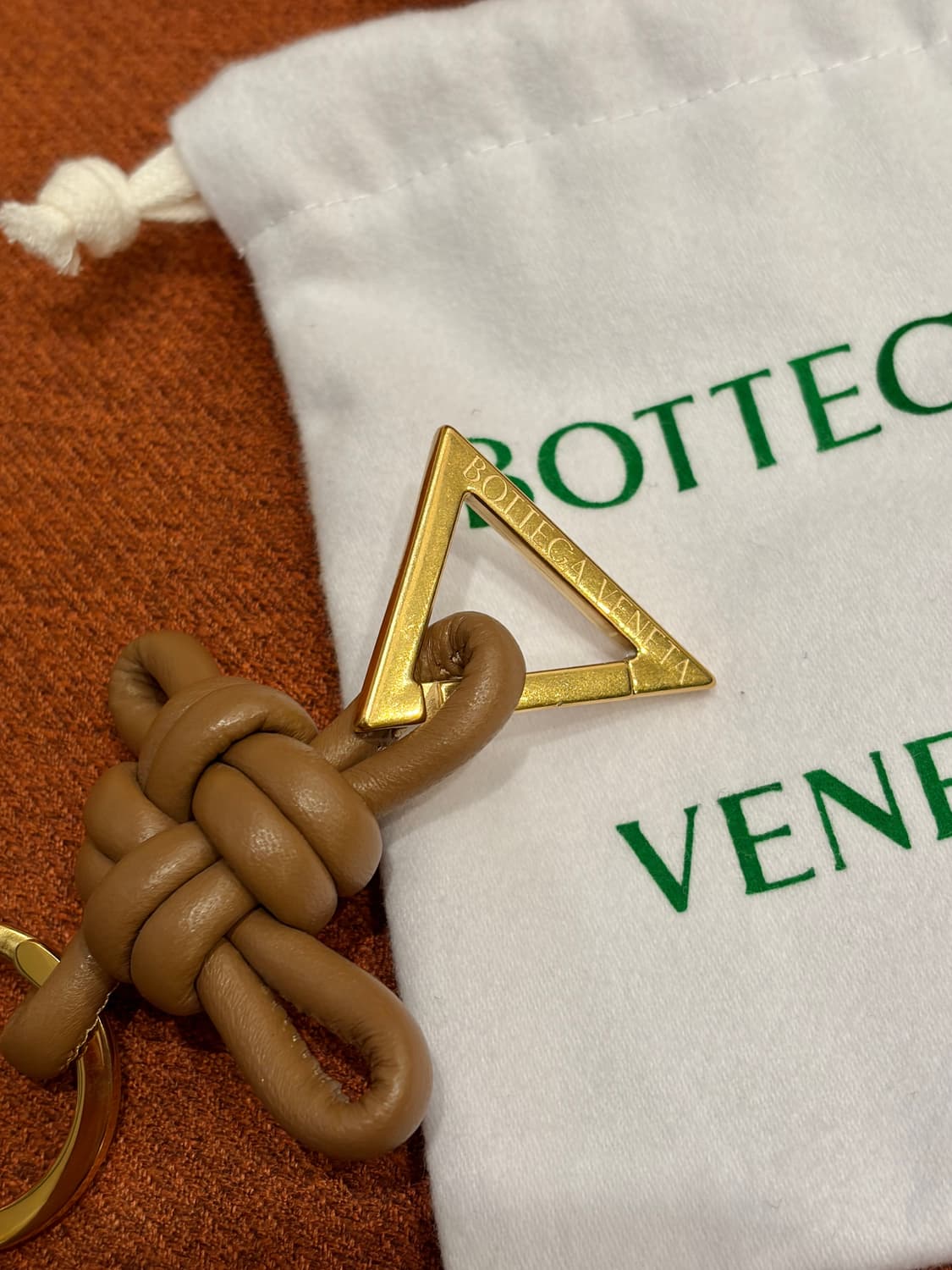 보테가베네타 / 트라이앵글 램스킨 레더 키체인 키링 상품이미지3