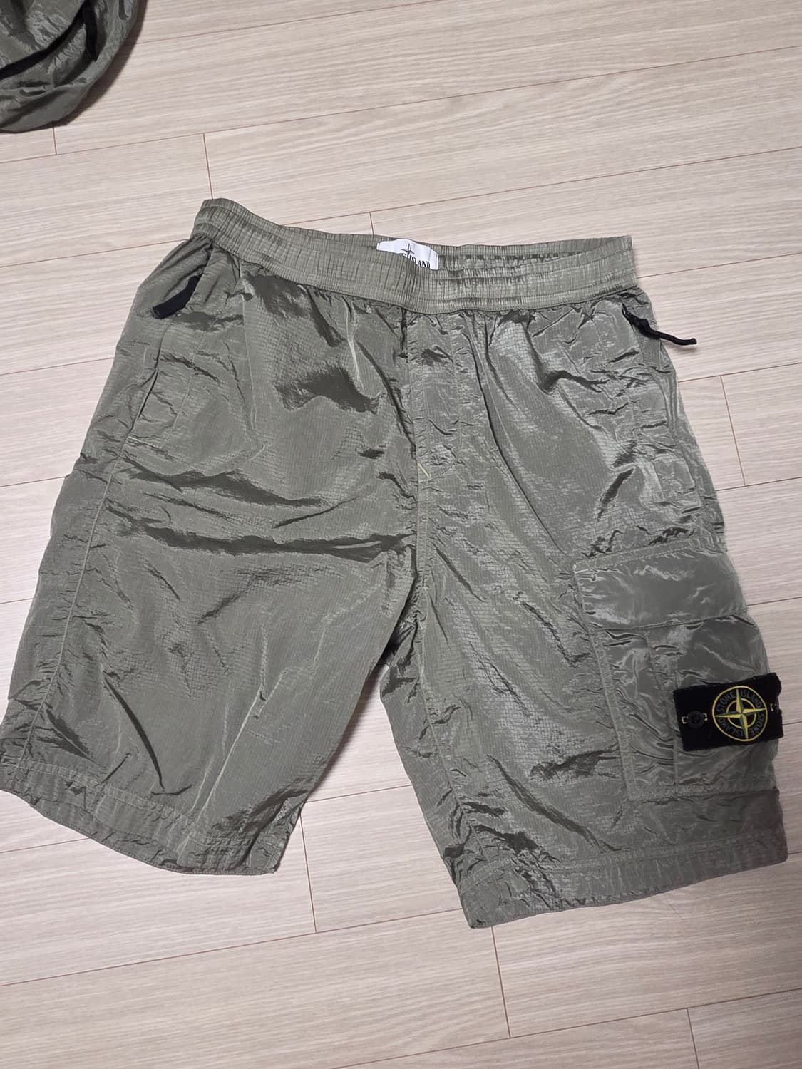 [30] 스톤아일랜드 19ss 나일론 버뮤다 팬츠 팝니다.  상품이미지1