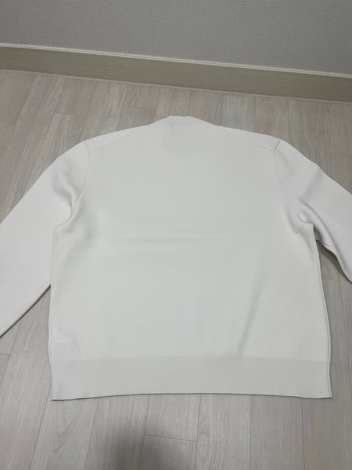 코스 더블페이스 보머 넥 니트 스웨터 화이트색상 라지사이즈 상품이미지5