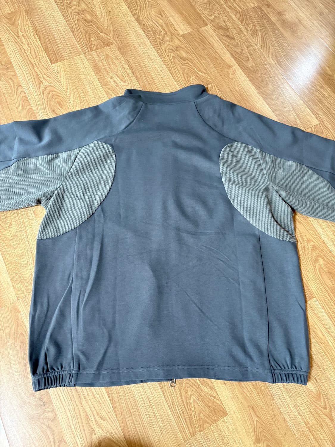 산산기어 트랙자켓 블루 차콜 색상 팝니다. 상품이미지4