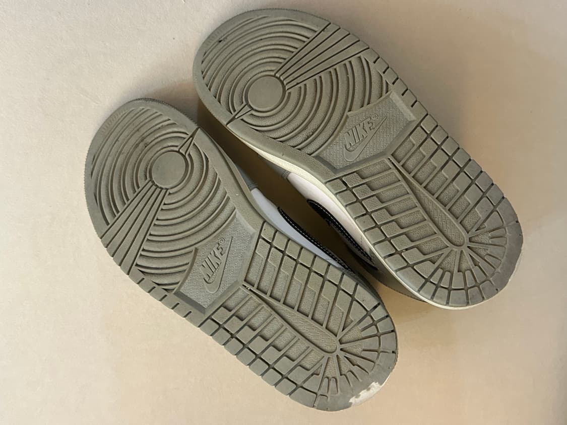 나이키 에어 조던 1 미드 스모크  상품이미지5