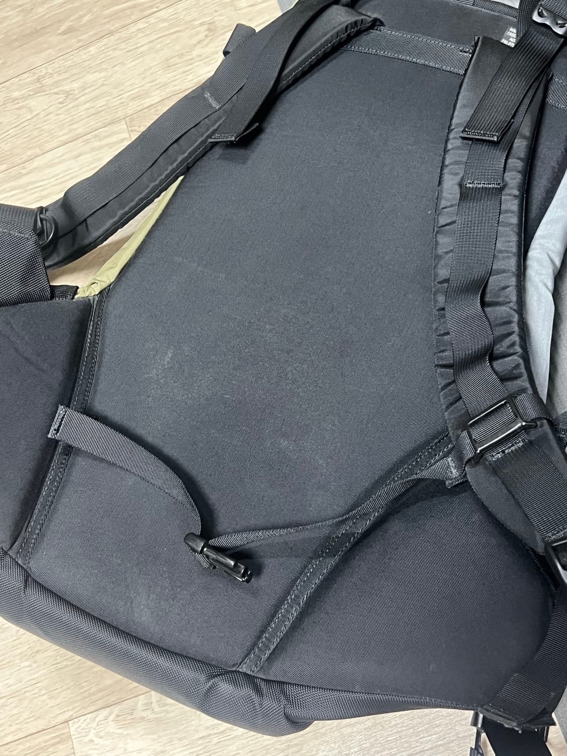 [OS] 아크테릭스 빔즈 세브링 백팩 28L 상품이미지3