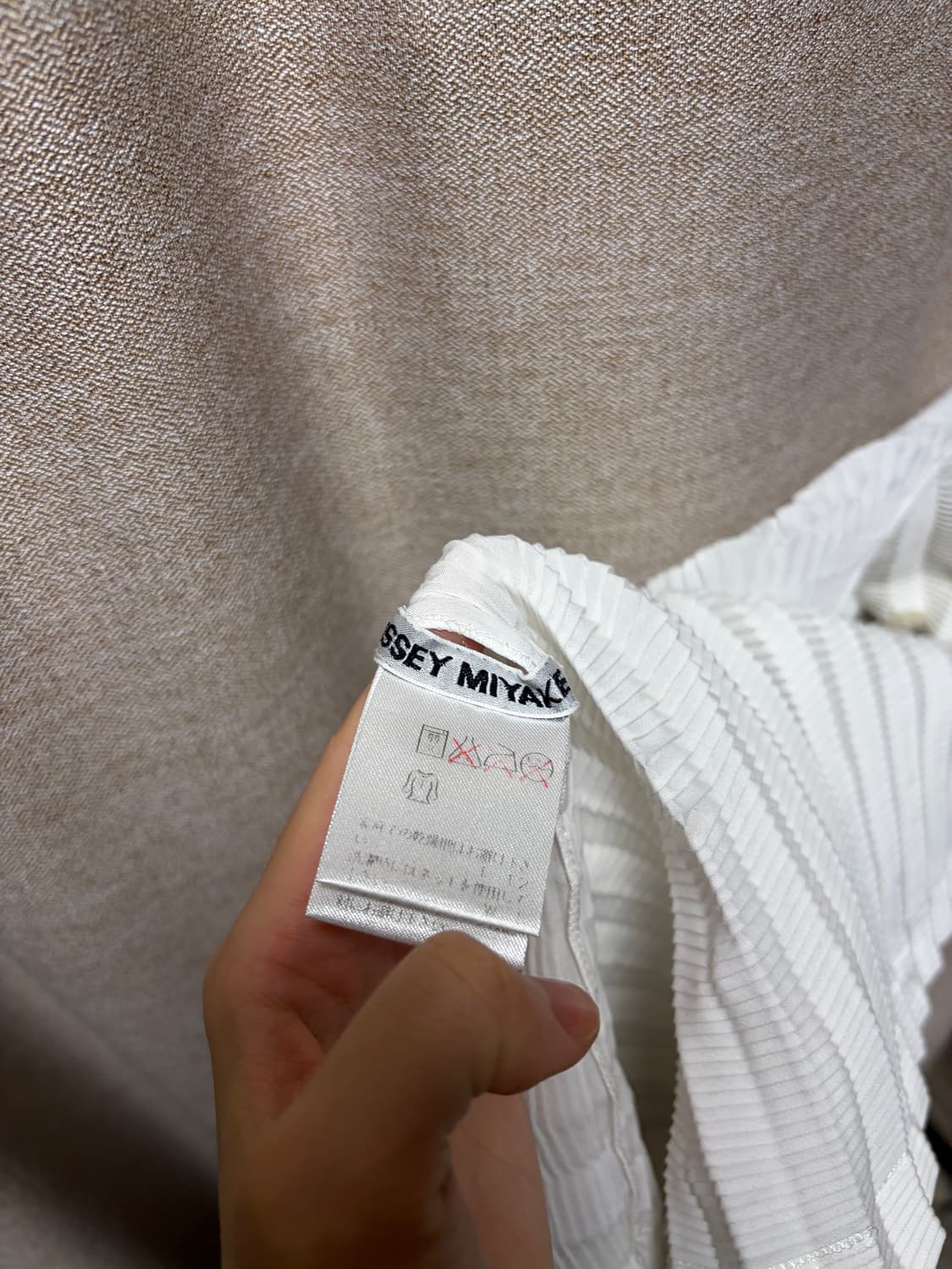 이세이미야케 화이트 플리츠 셔츠 상품이미지4