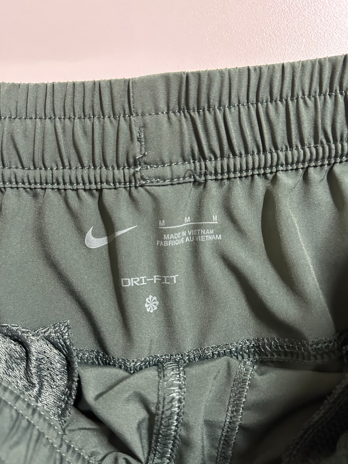 [새상품] 나이키 드라이핏 반바지 카키 / M 상품이미지3