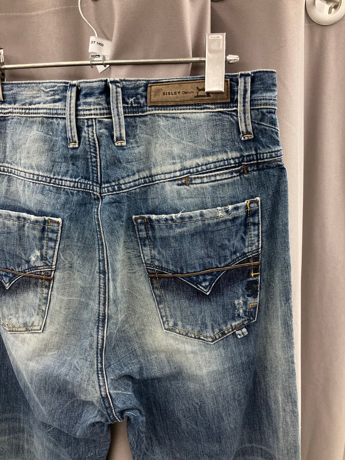 시슬리 스탠다드핏 디스트로이드 데님진 상품이미지4