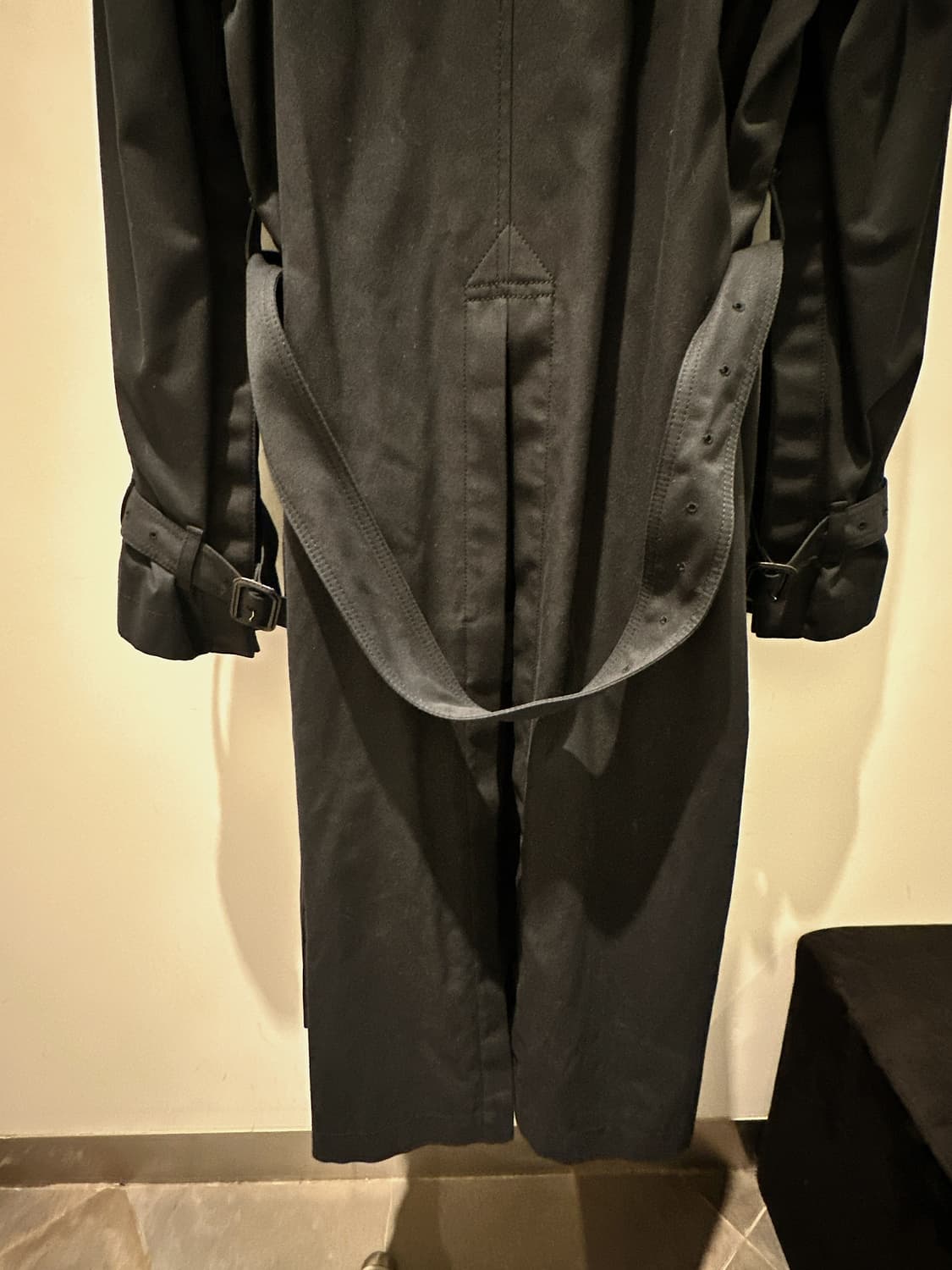 와이 프로젝트 여성 블랙 벨티드 트렌치코트

 상품이미지3