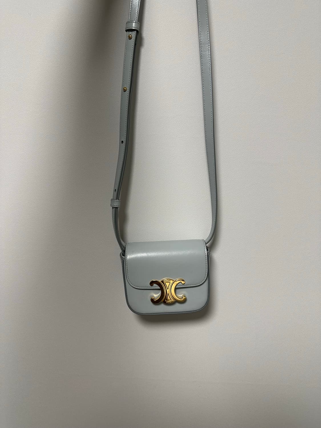 셀린느 트리옴페 미니 크로스백 상품이미지4