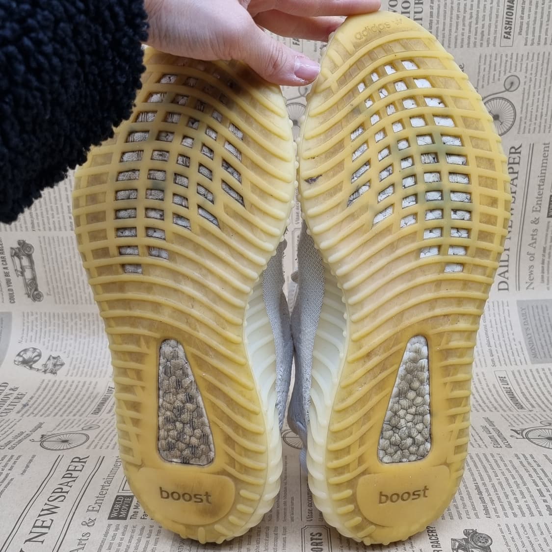 아디다스 이지부스트350 남성운동화275 상품이미지3