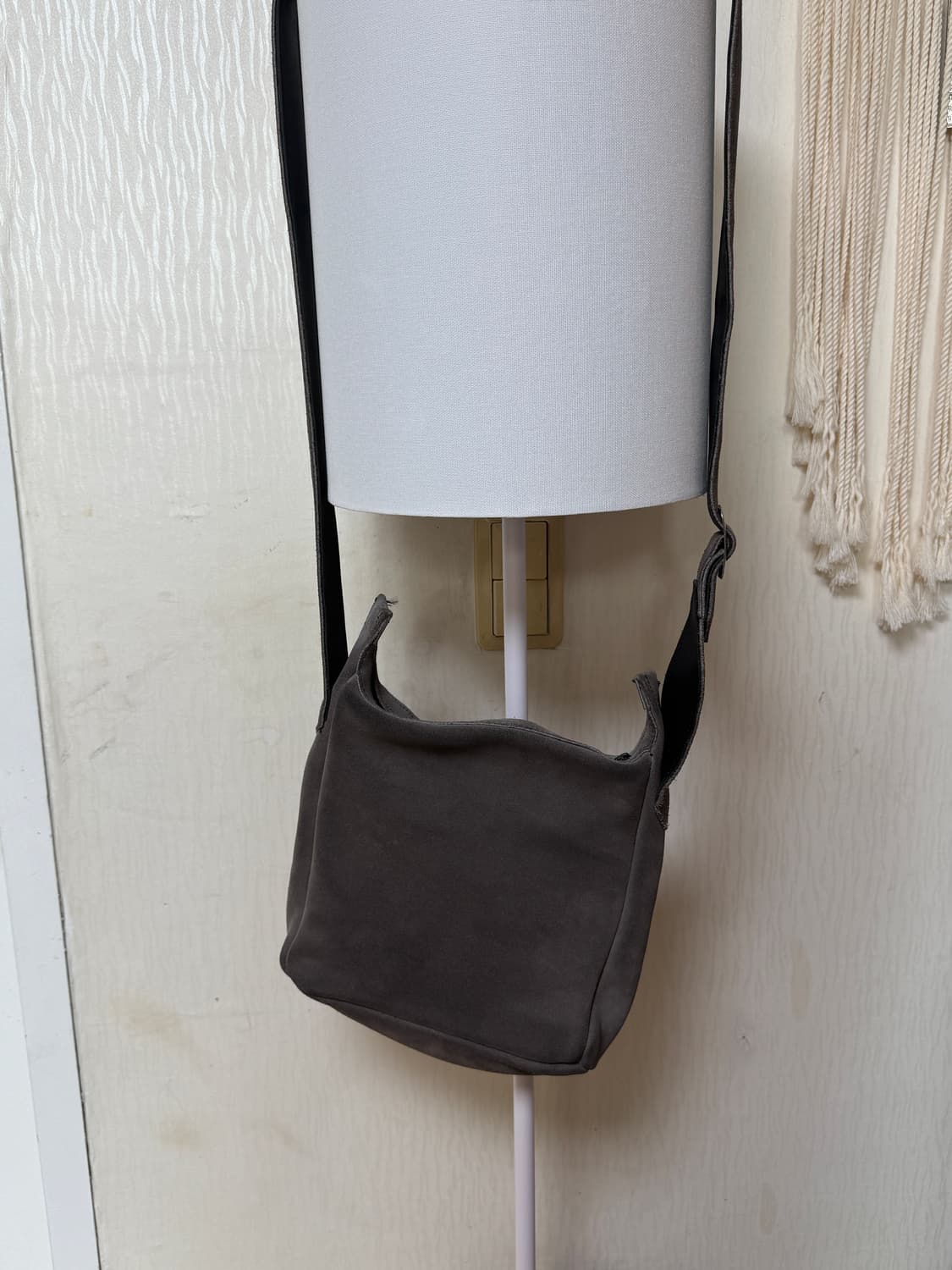 미네통카 프린지 크로스백 상품이미지6