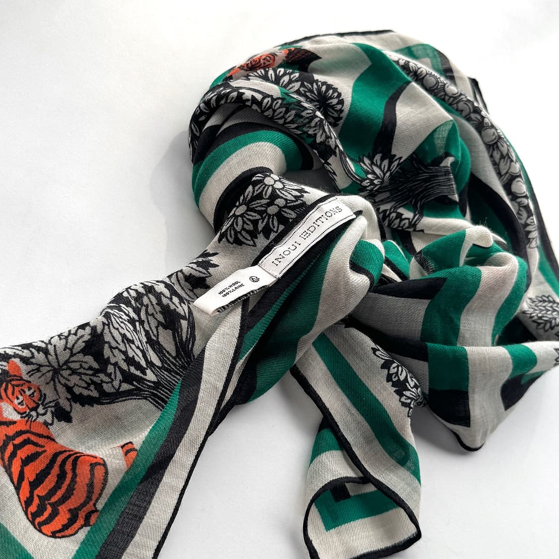 이누이 에디션스 INOUI EDITIONS 24FW 스퀘어 스카프 상품이미지8