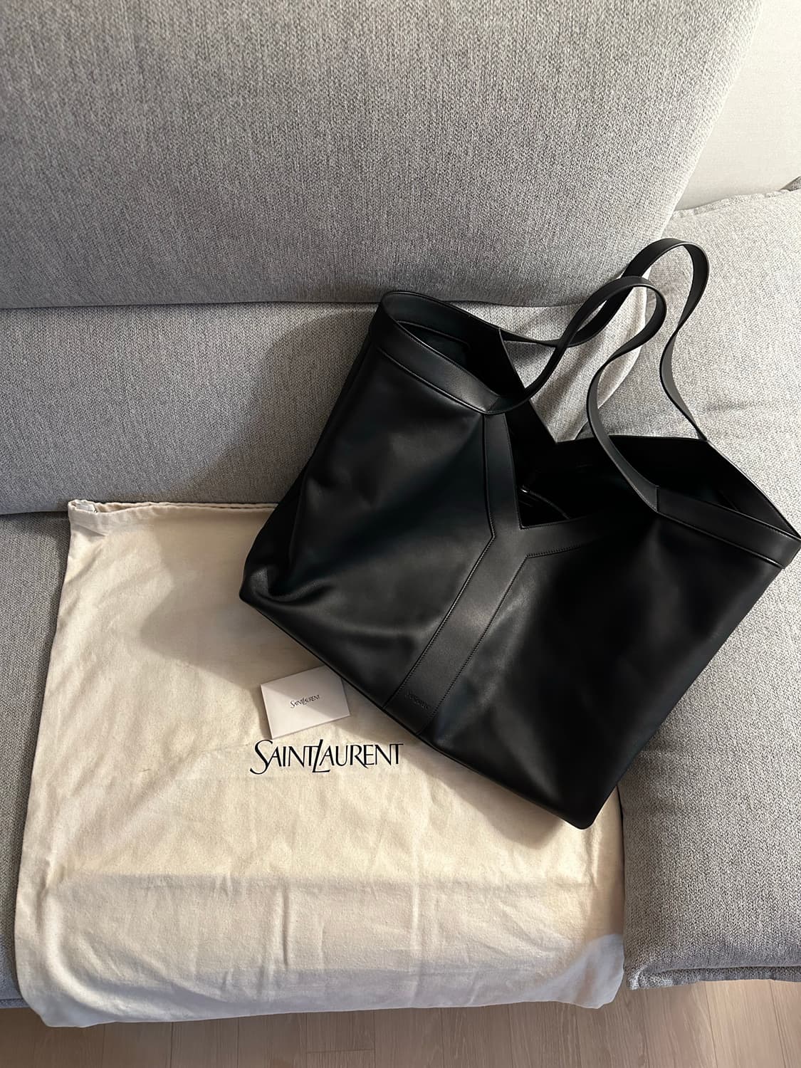 생로랑 y 토트백 상품이미지1