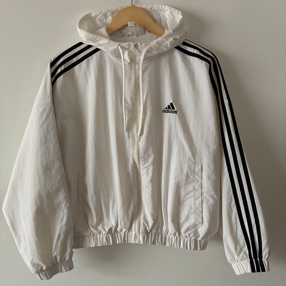 아디다스 크롭 후드 바람막이 상품이미지1