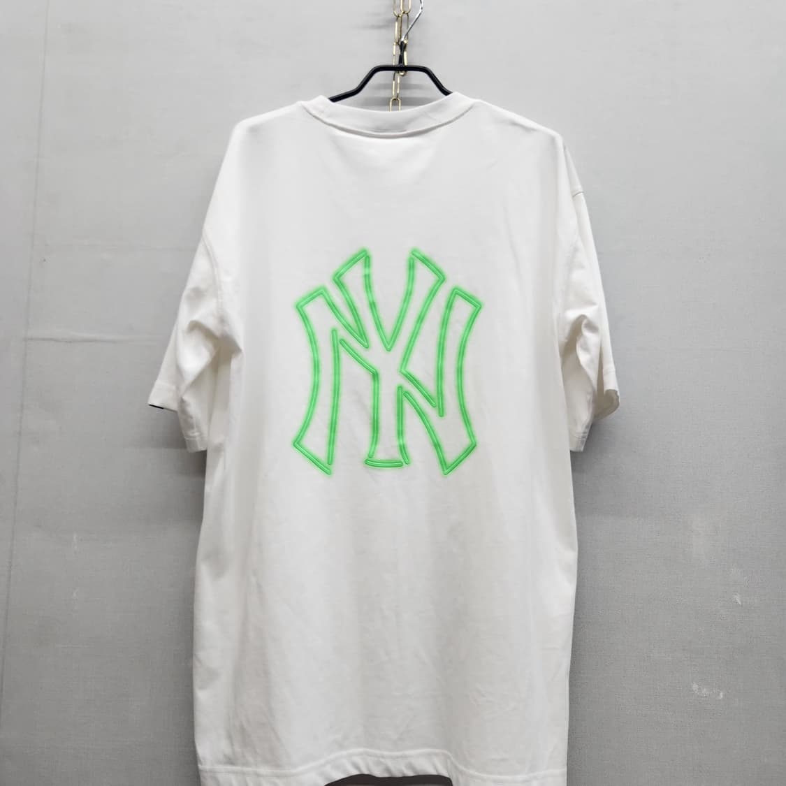 MLB 뉴욕 양키스 형광 백 빅로고 반팔티 M(L) 상품이미지1