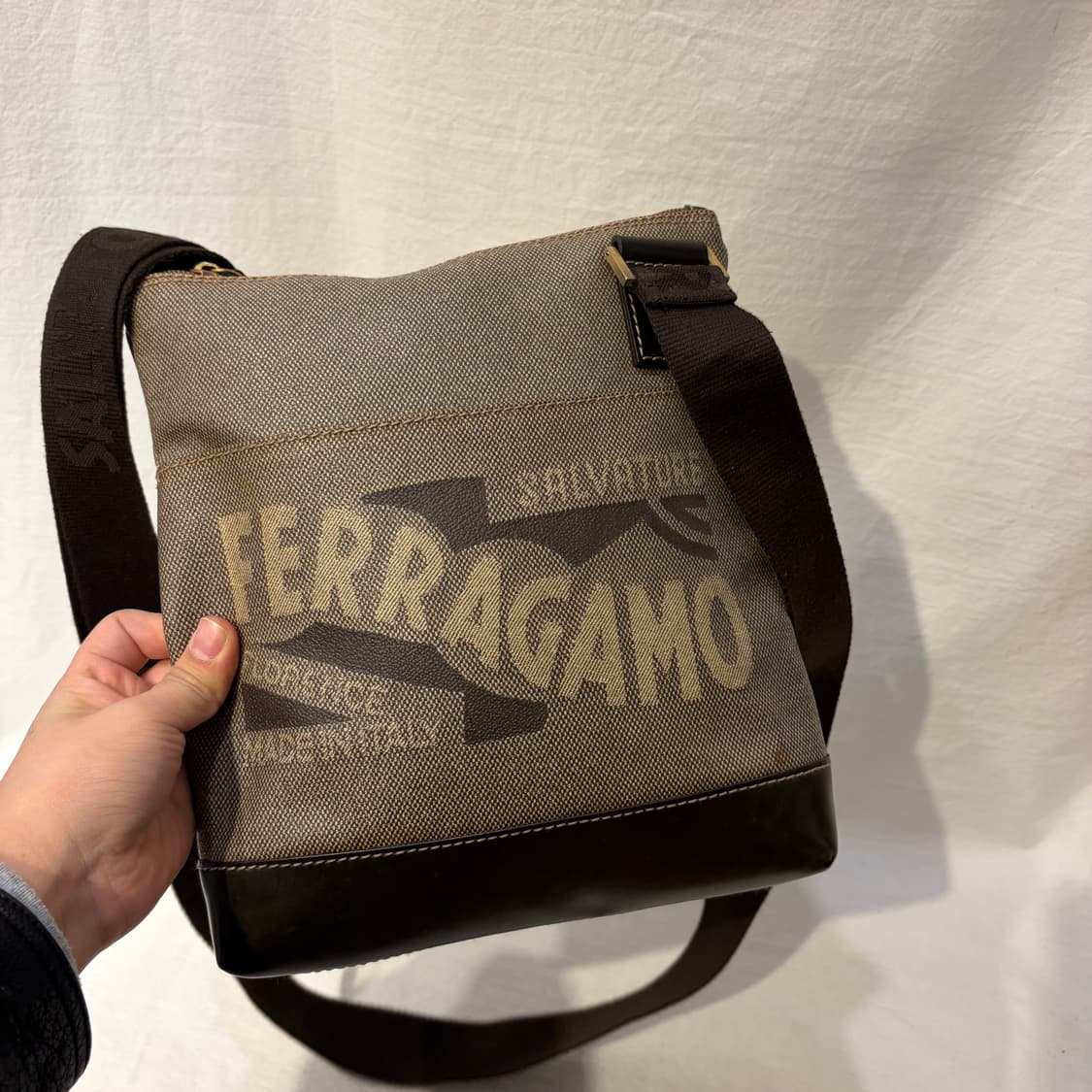 페라가모 자가드 크로스백 가방 상품이미지2