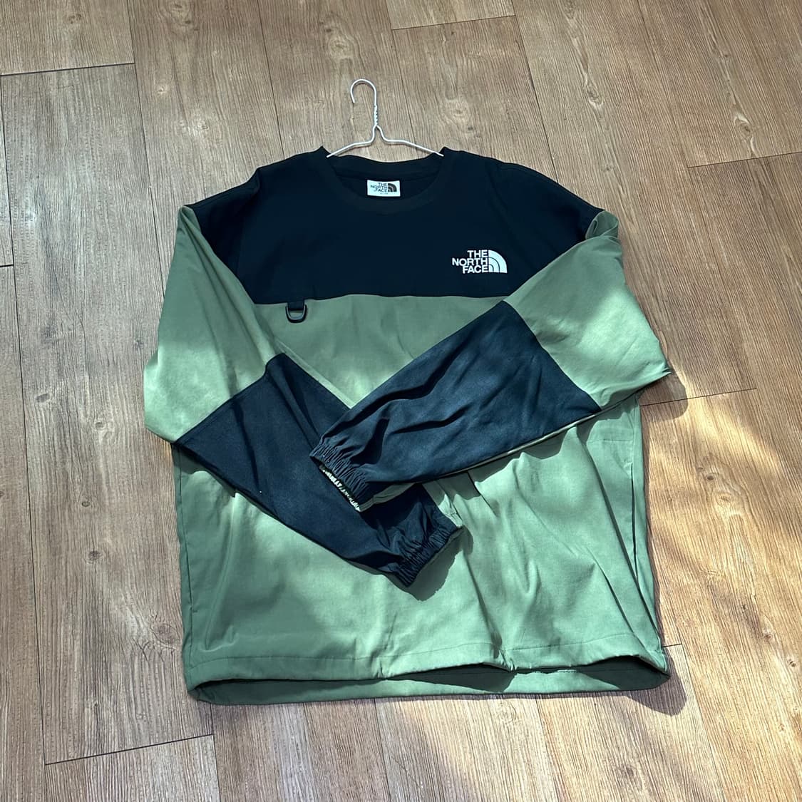 노스페이스 바람막이 롱슬리브 화이트라벨 알바니 크루넥 상품이미지1