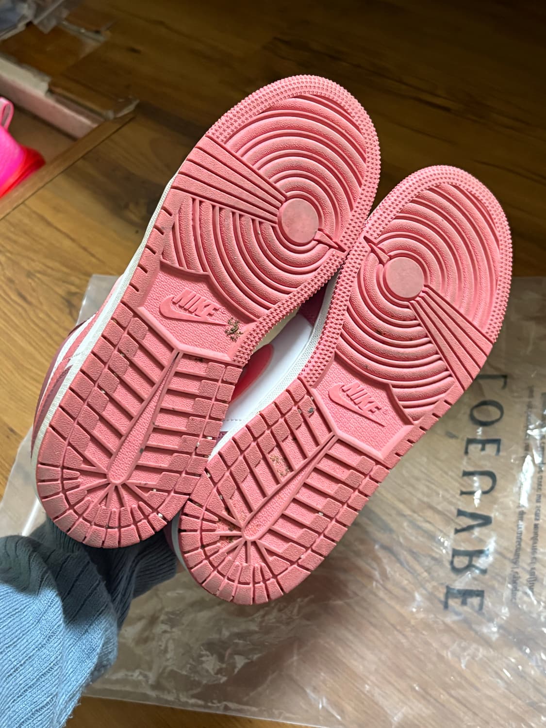 나이키 조던 1 로우 디저트베리 상품이미지3