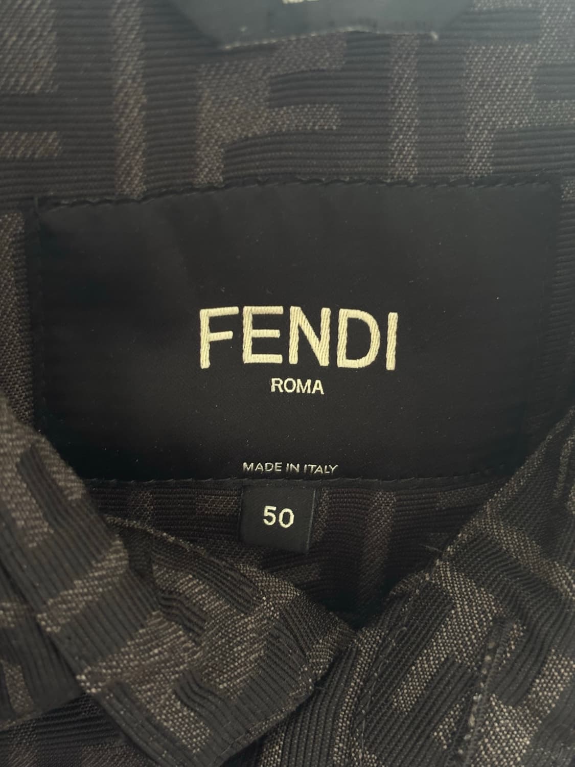 펜디 FF 로고 셔츠  50사이즈 FW1141 A6WJ 팝니다 상품이미지5