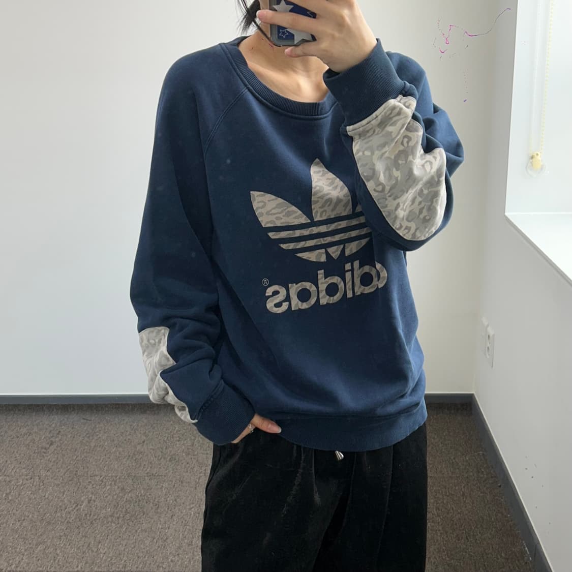 Adidas 아디다스 빅 파이어로고 레오파드 네이비 맨투맨  상품이미지2