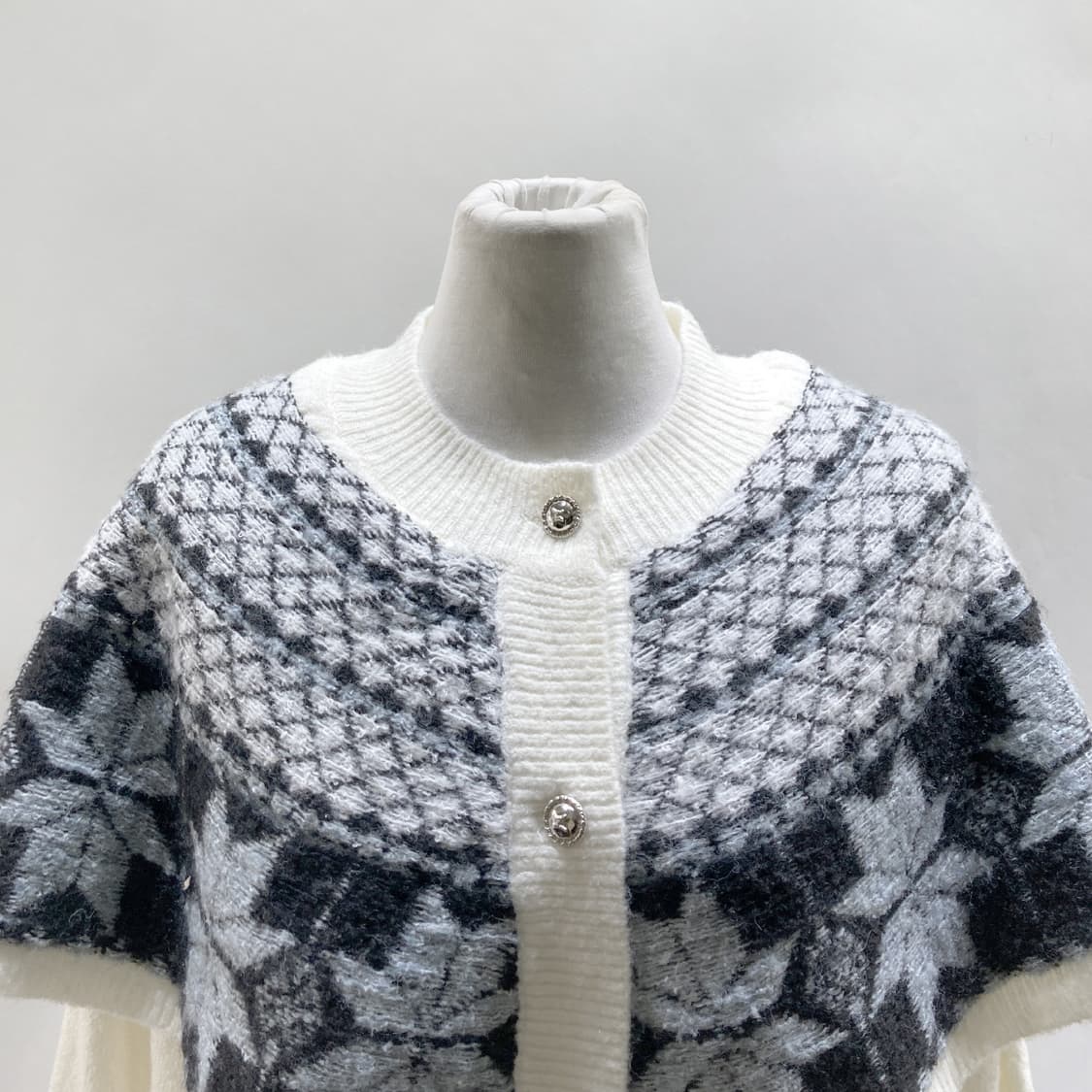 마리끌레르 2025 울 블렌드 케이프 가디건 90 상품이미지2