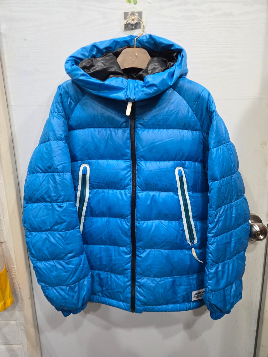 (90,S) adidas 아디다스 거위털 패딩! 패턴 들어간 패딩! 상품이미지1