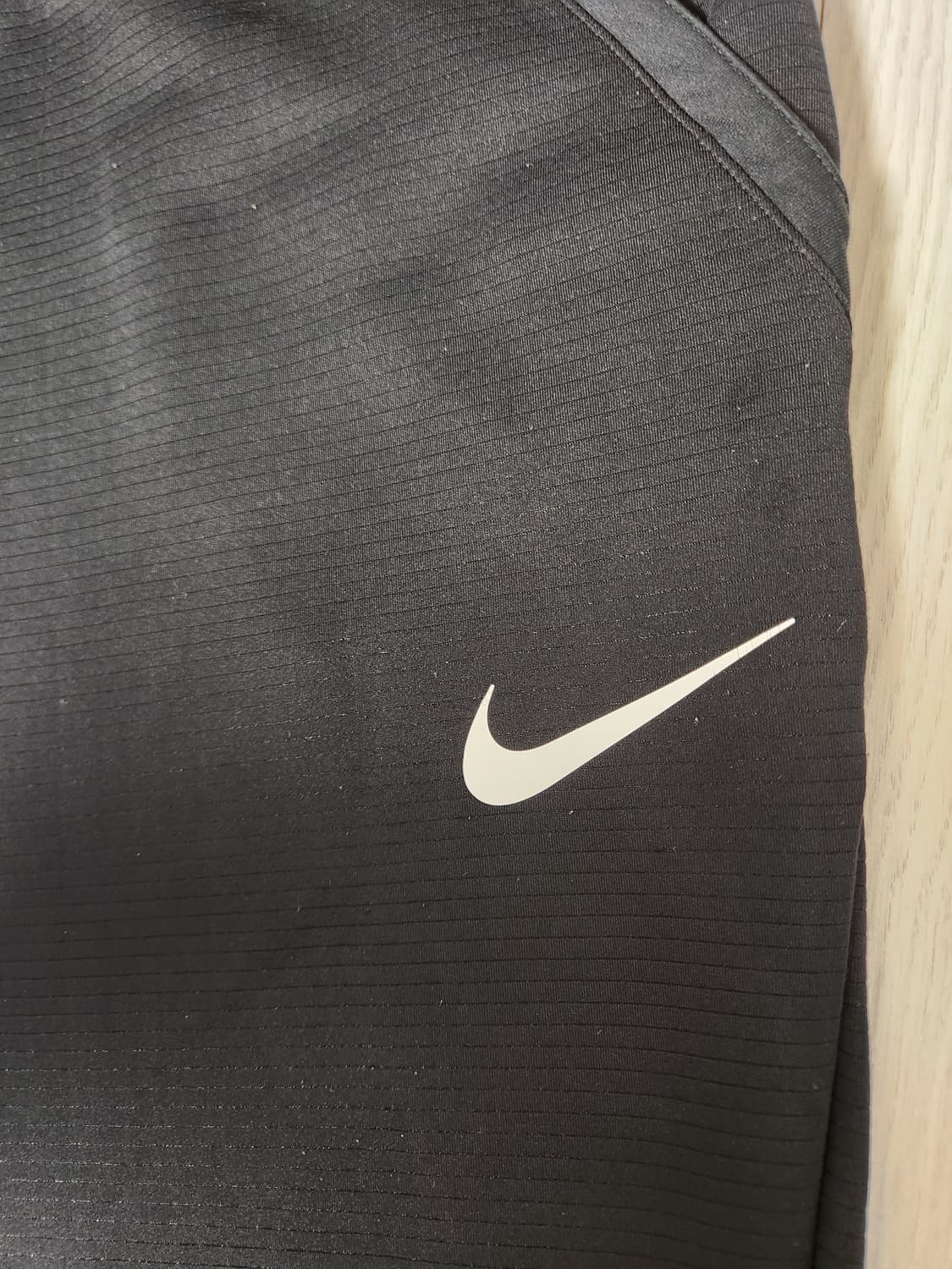 나이키 프로 슬림핏 트레이닝 팬츠 사이즈xl

주머니 스우시 로고 부분  상품이미지9