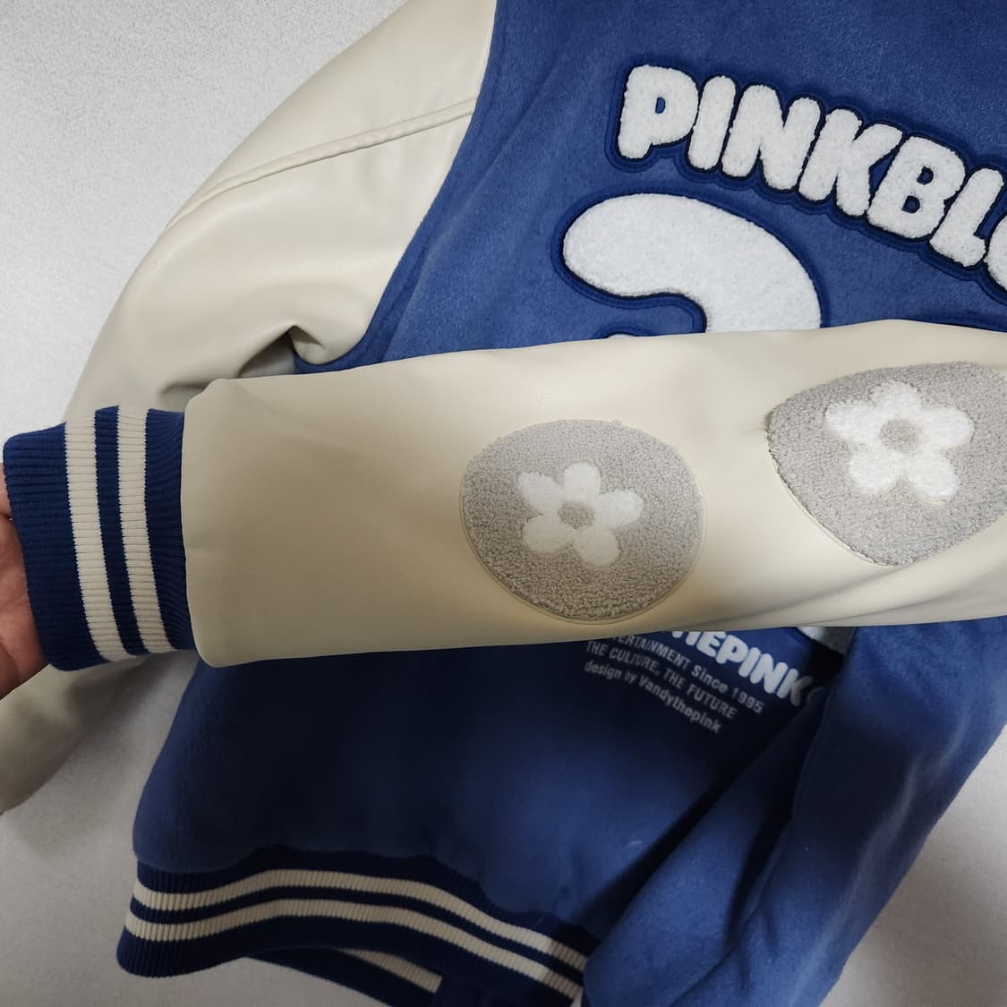 택새옷 반디더핑크 X SM 바시티 자켓 블루 L 상품이미지4