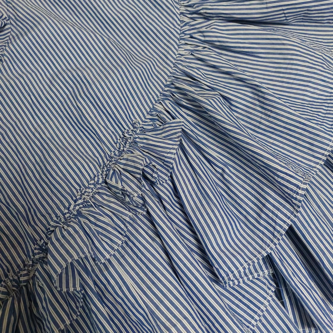 모리걸 블루 스트라이프 프릴 미디~롱스커트 상품이미지5