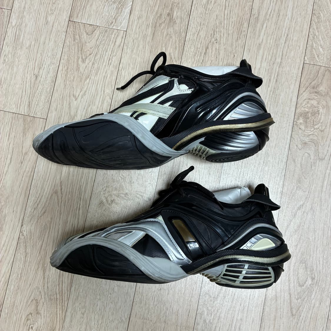 발렌시아가 타이렉스 TYREX 블랙 그레이 41 (265~275) 상품이미지4