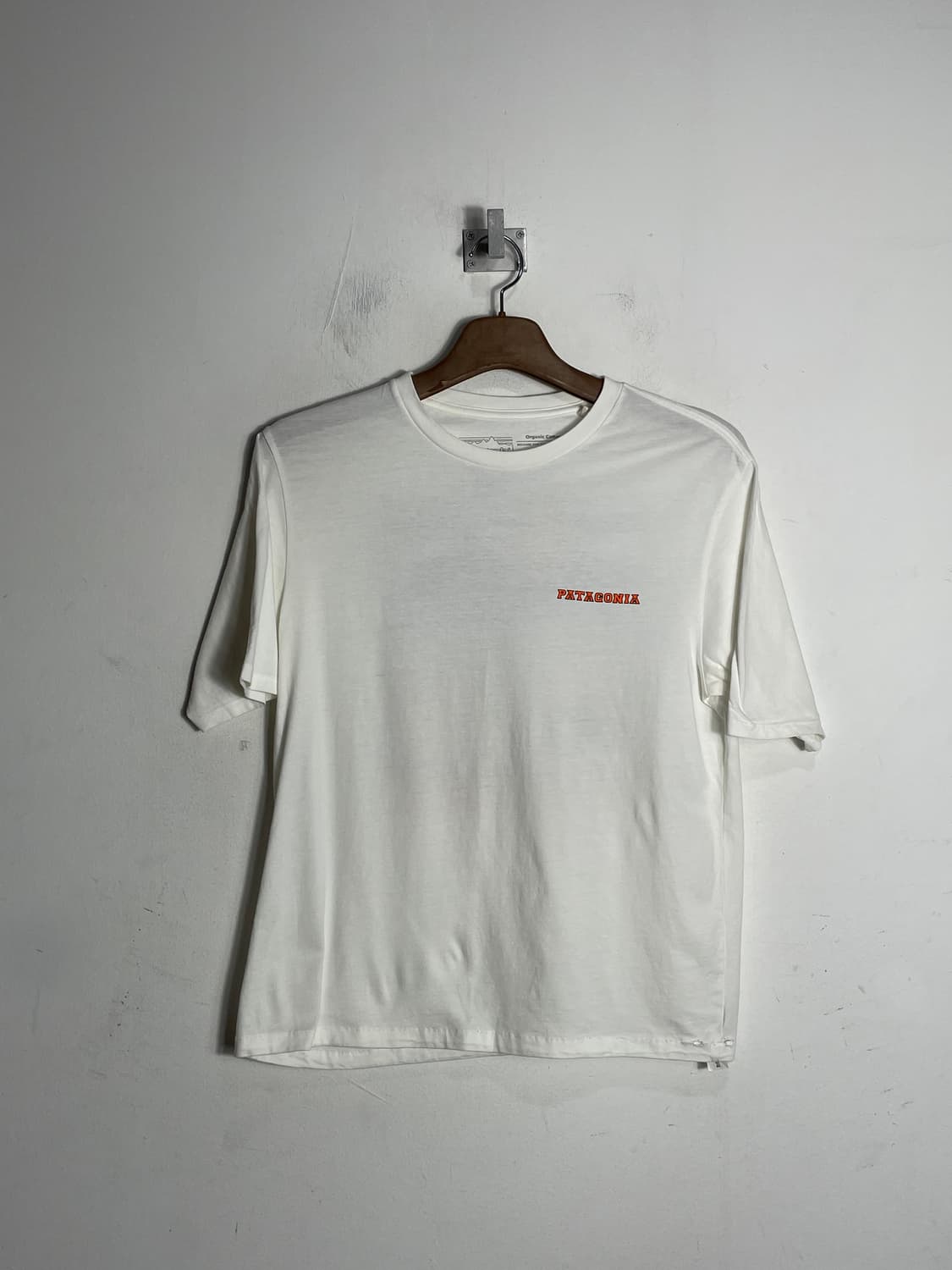 파타고니아 흰색 반팔 티셔츠 상품이미지1