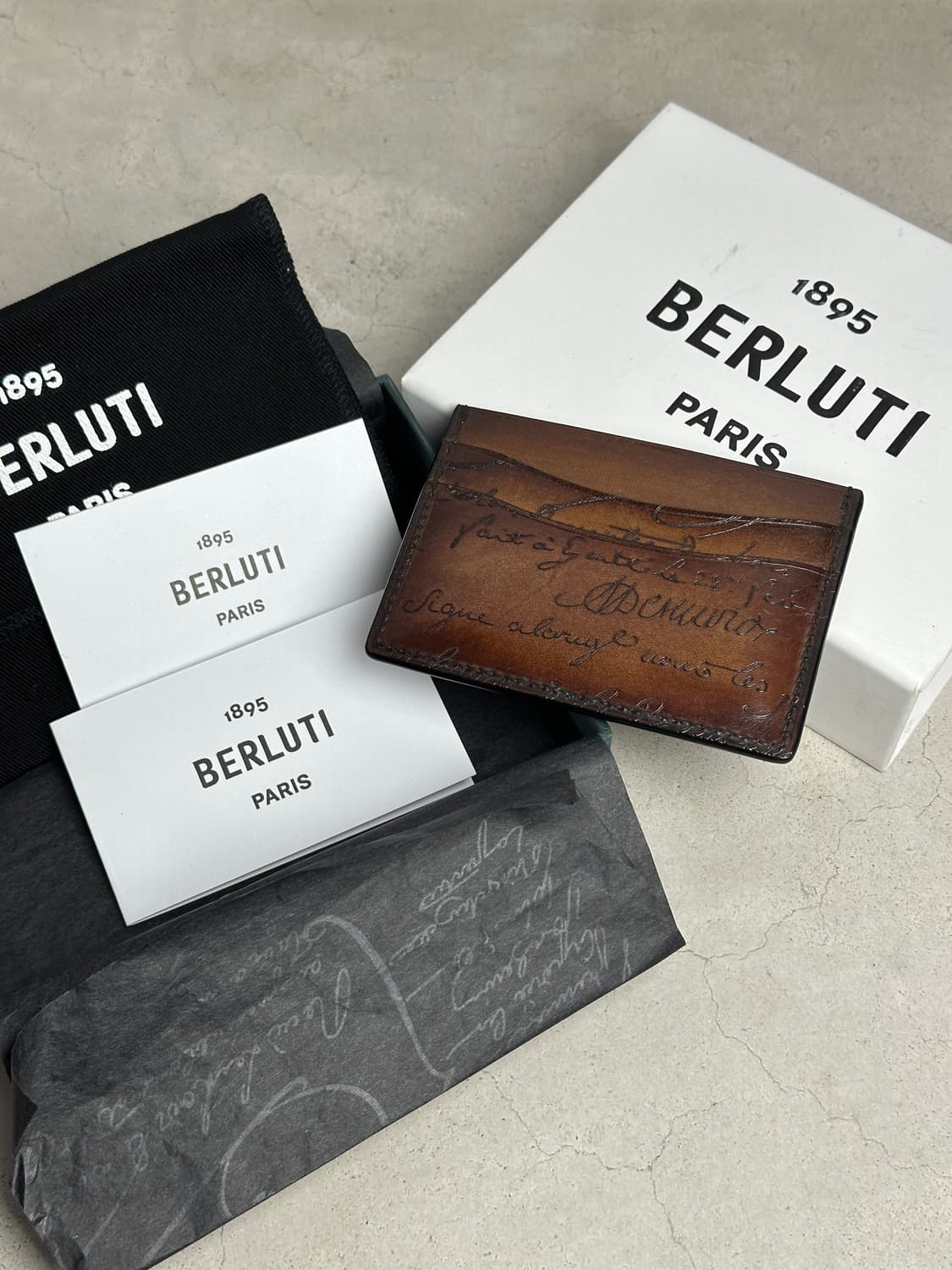 벨루티 스크립트 레더 카드 홀더 상품이미지1