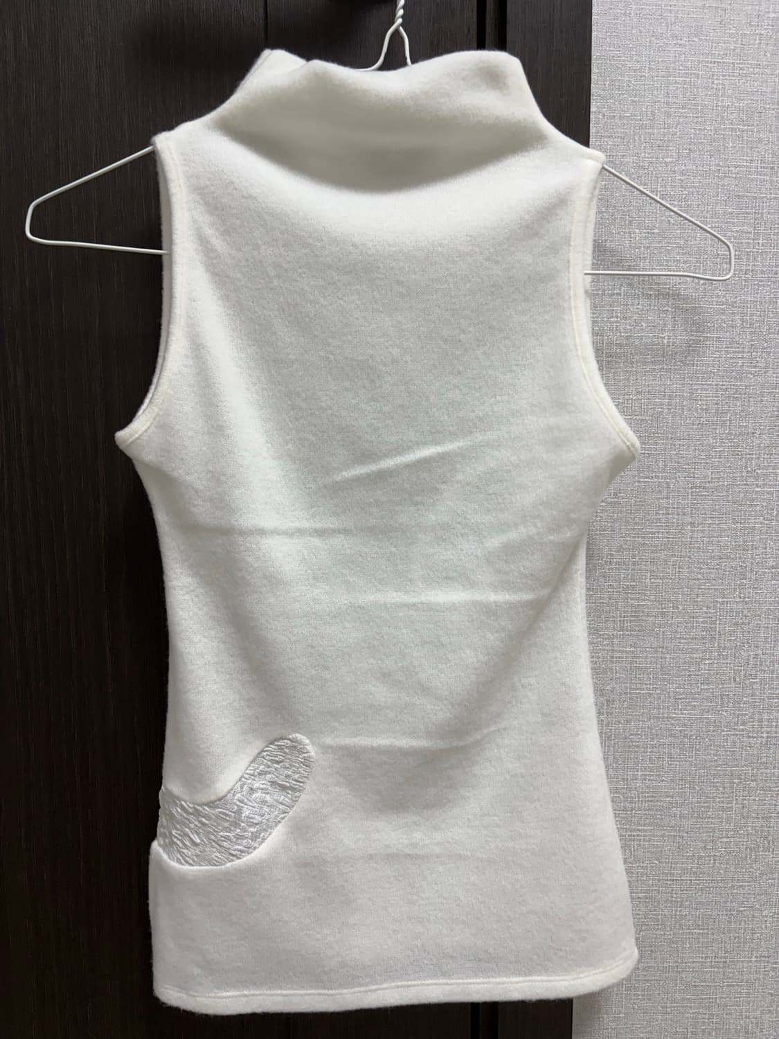 본네 슬리브리스 탑 화이트 1 상품이미지2