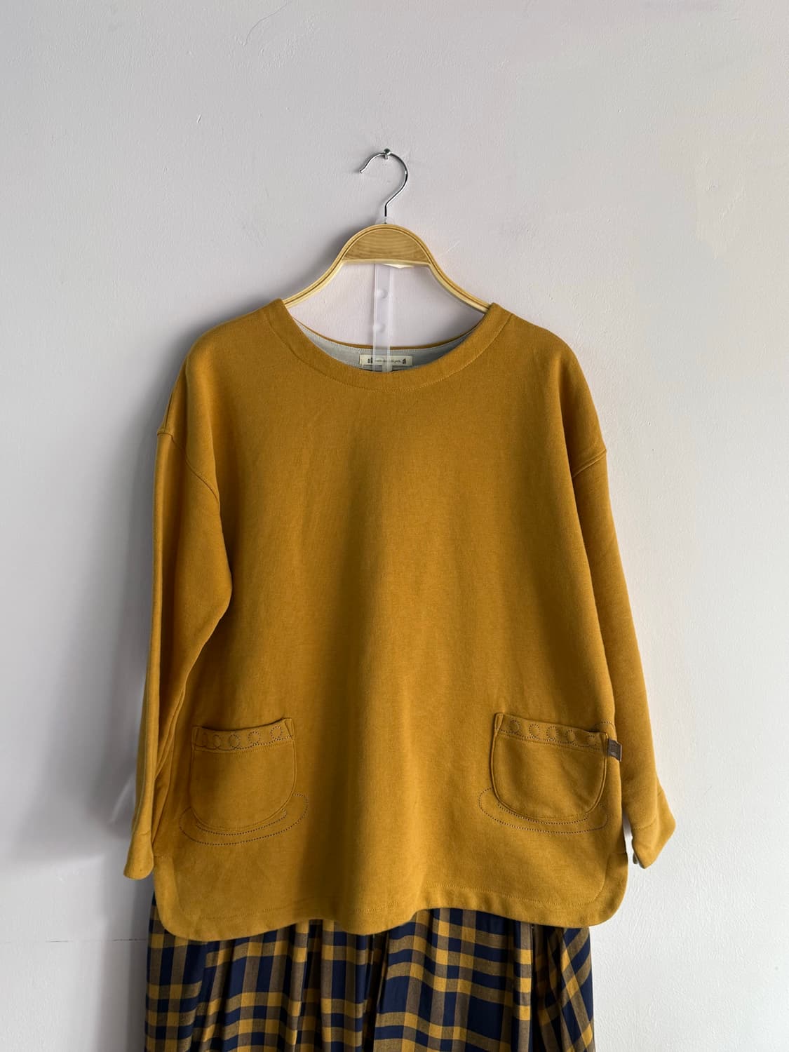 컵 자수 기모 맨투맨💛 상품이미지3