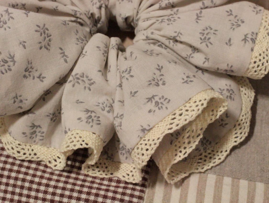 핸드메이드 연그레이 레이스 스크런치 상품이미지2