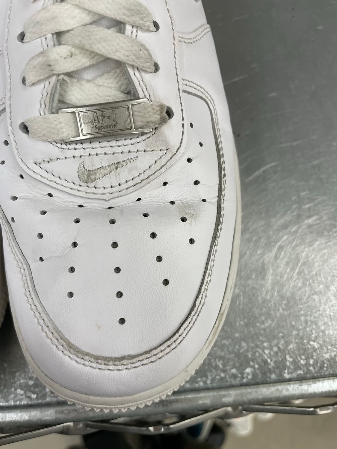 나이키 X 슈프림 에어포스 1 화이트 275 상품이미지8