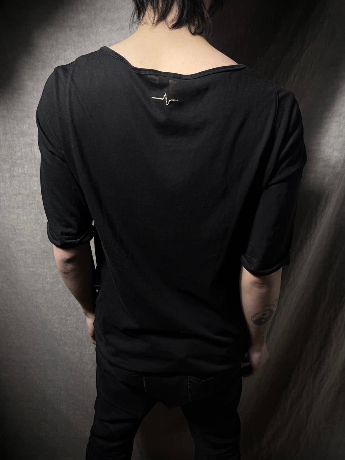 First Aid To The Injured Pocket T Shirt 상품이미지3