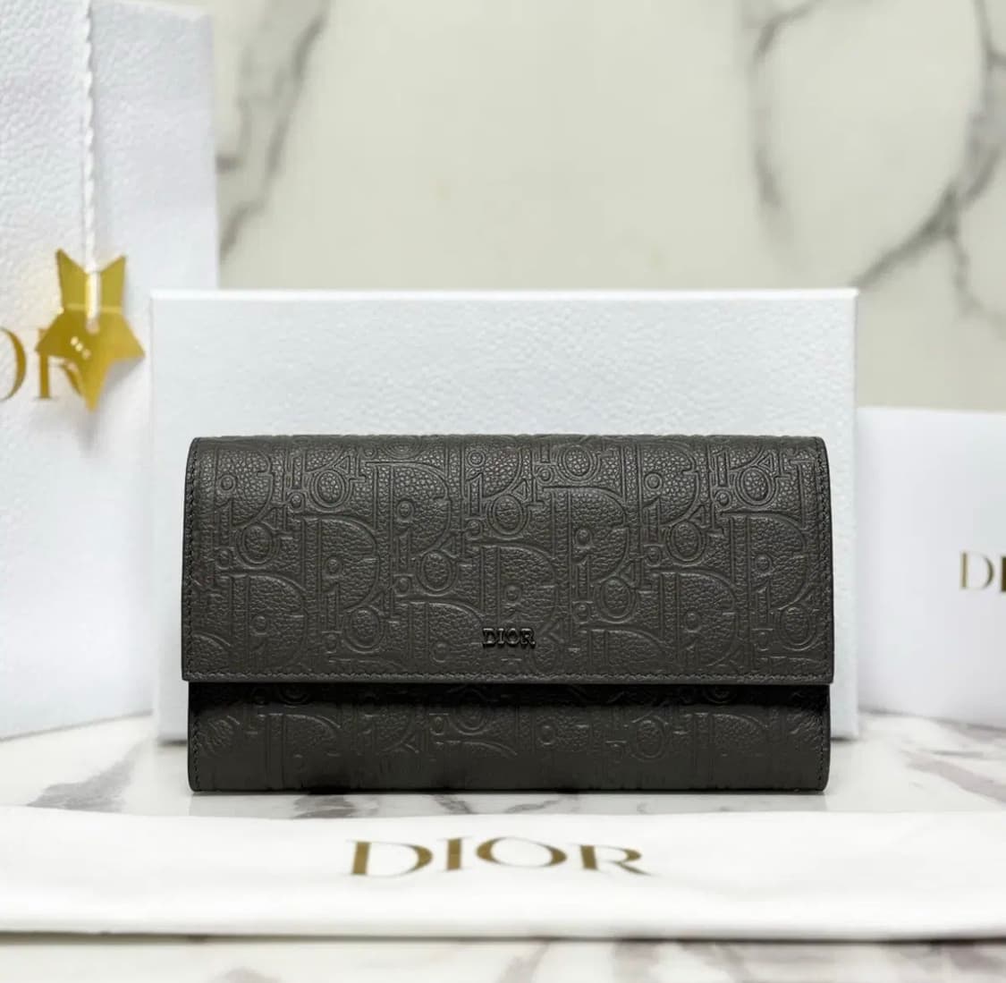 [새상품급] 디올 그래비티 플랩 장지갑 상품이미지1