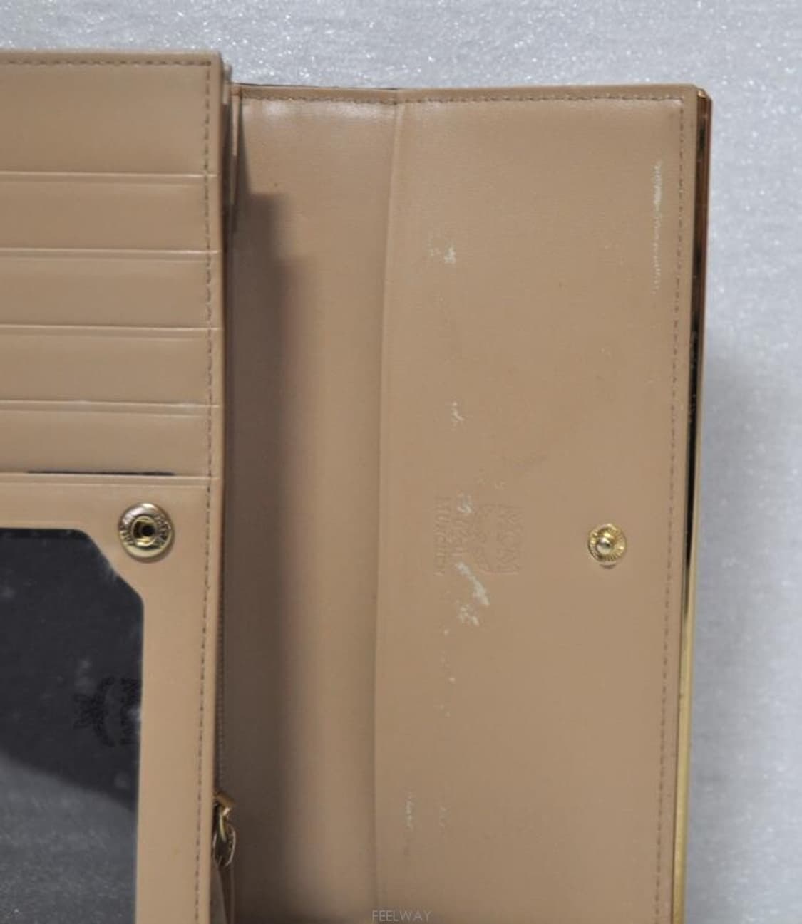 MCM(엠씨엠)/여성에나멜장지갑(정품) 상품이미지9