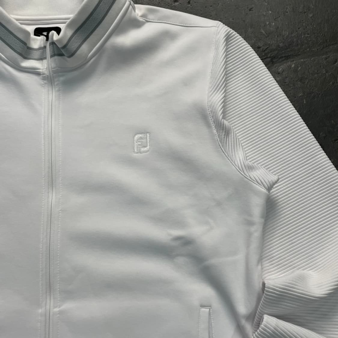 105 풋조이 집업  상품이미지2