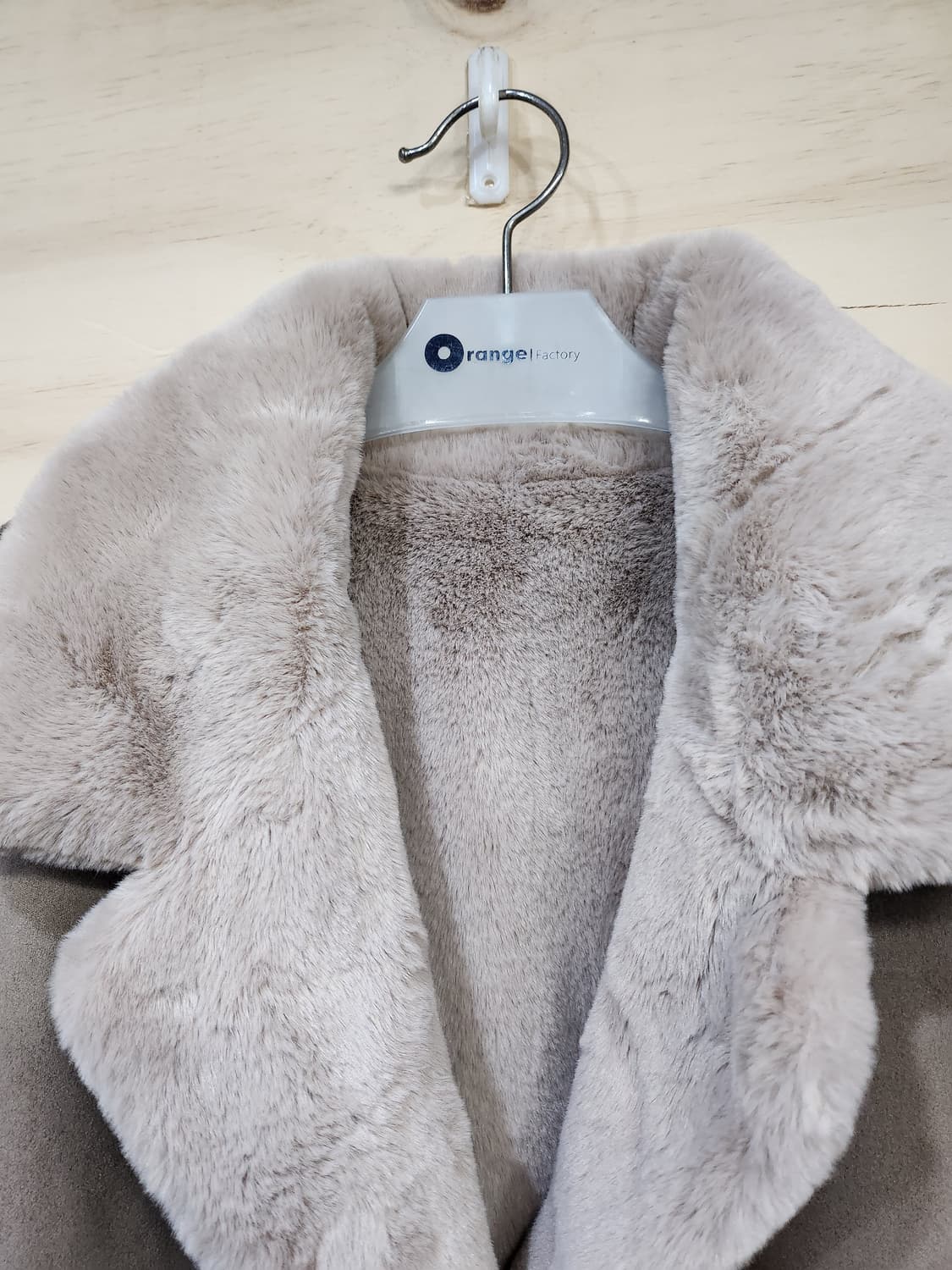 626) 더 아이잗 무스탕 코트 상품이미지5