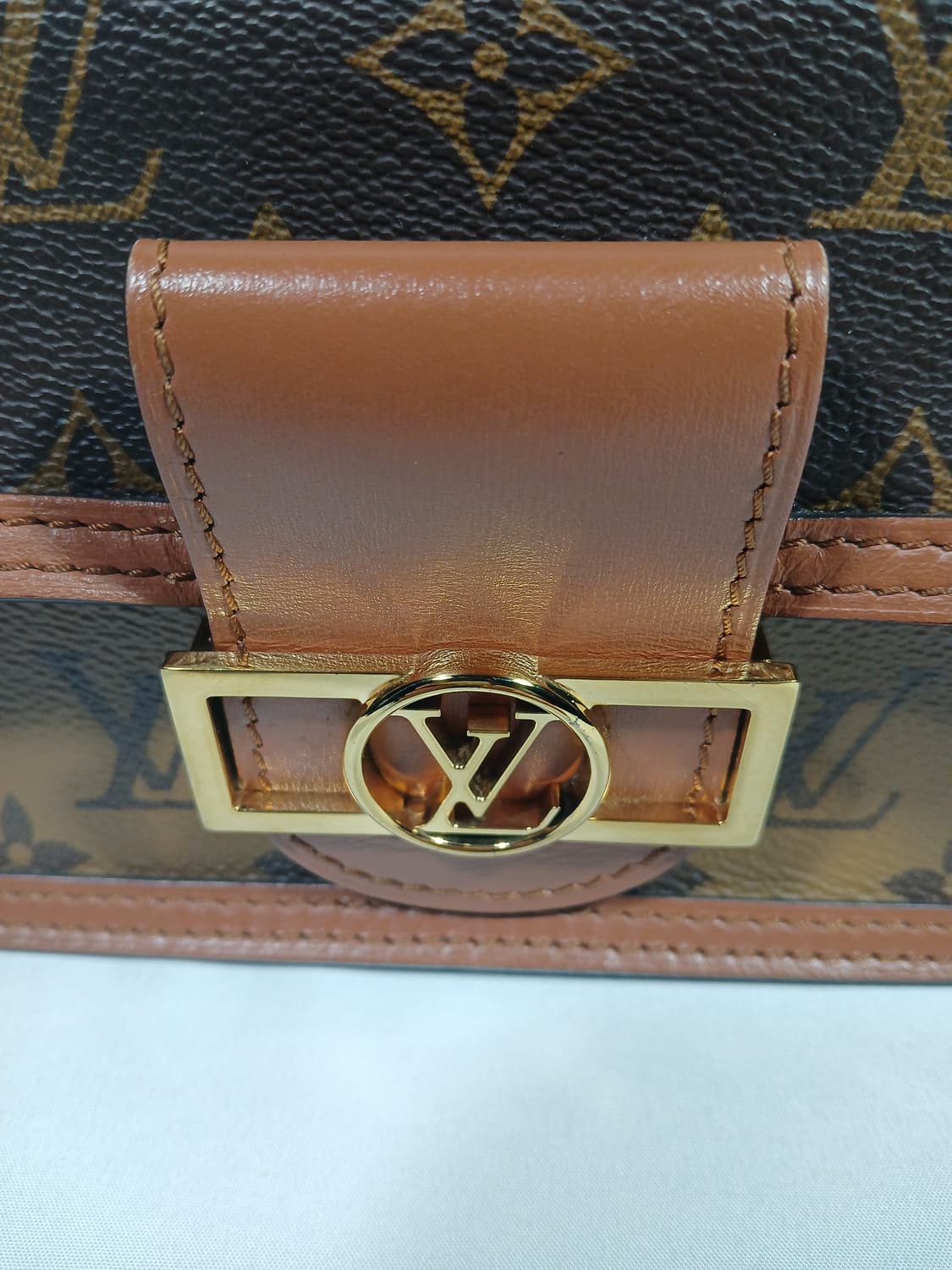 루이비통 도핀 체인 월릿 크로스백 M68746 상품이미지2