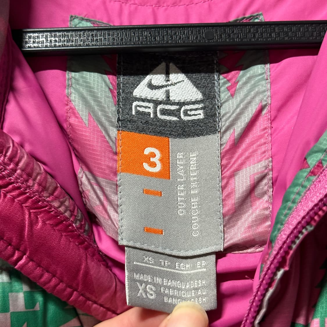 나이키 ACG 핑크 풀 패턴 구스 다운 숏 패딩 점퍼 상품이미지4