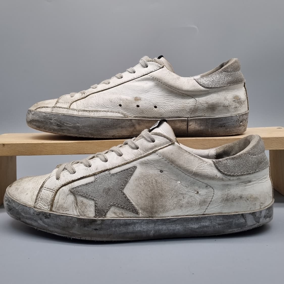 정품 골든구스 남성스니커즈41 260 상품이미지1