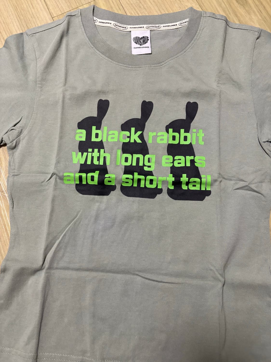 러브이즈투르 vs 3 rabbit tee green 상품이미지1