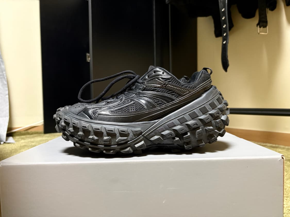 발렌시아가 디펜더 블랙 41 풀박 상품이미지3