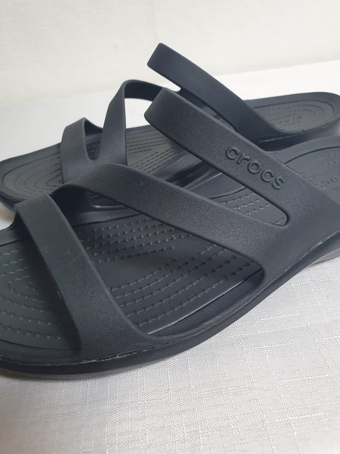 240mm 크록스 스위프트워터 샌들 블랙 W7 상품이미지7