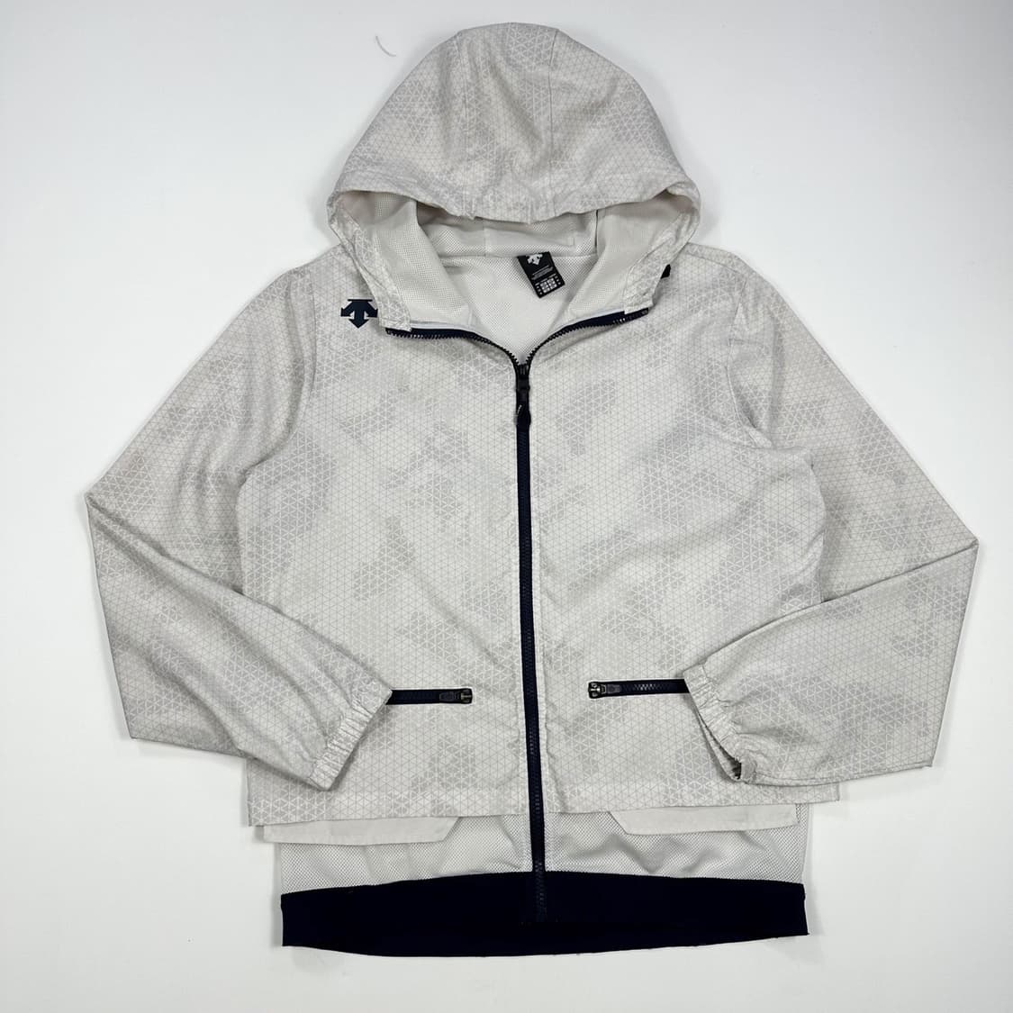 데상트 트레이닝 풀 오버 바람막이 자켓 (M) 상품이미지2